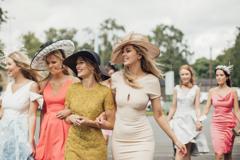 Picture of: How to Wear the Season’s Biggest Trends to the Del Mar Racetrack