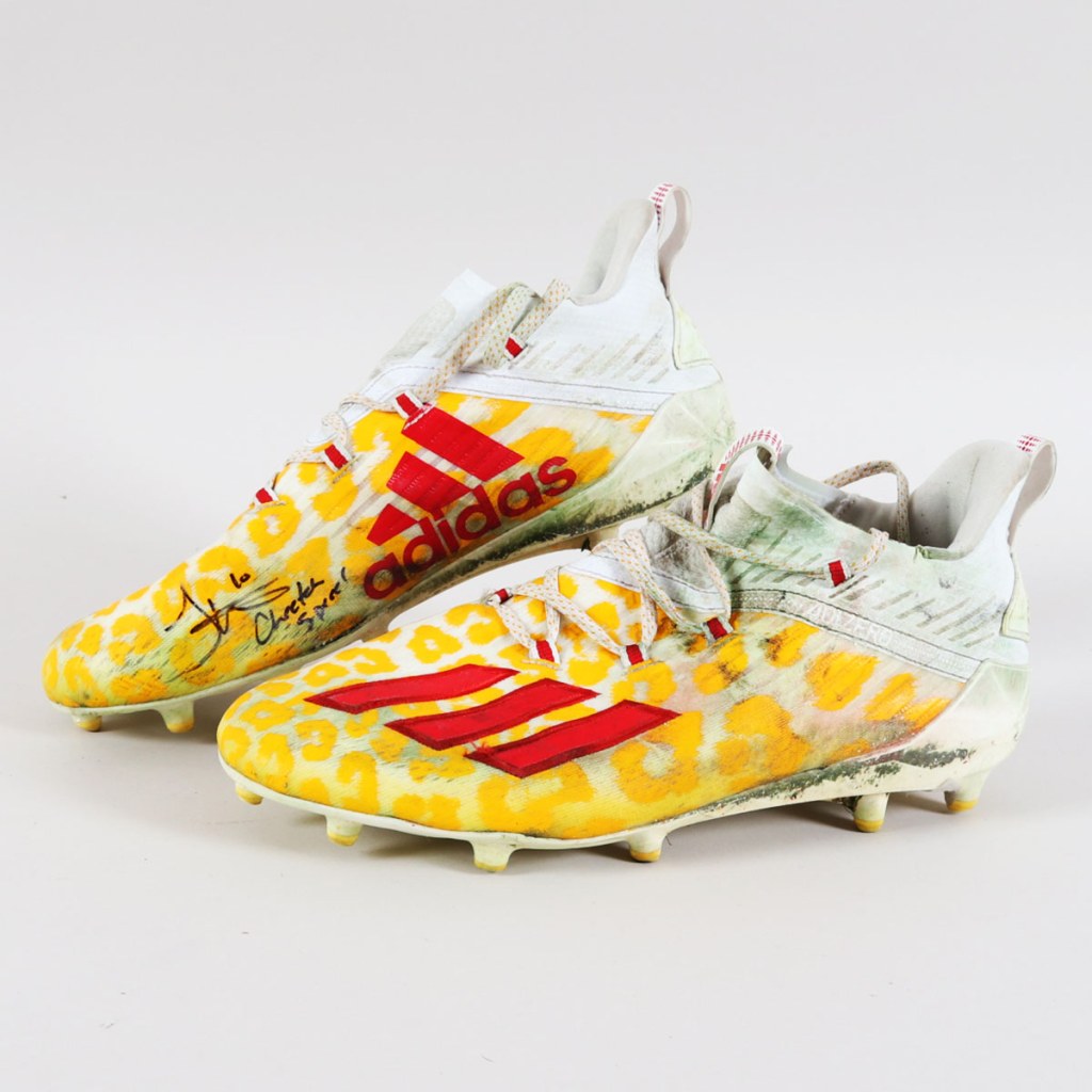 Picture of: Tyreek Hill Game-Worn Cleats Photo Matched Chiefs Super Bowl GRADE: /  COA % Authentic Team – Memorabilia Expert